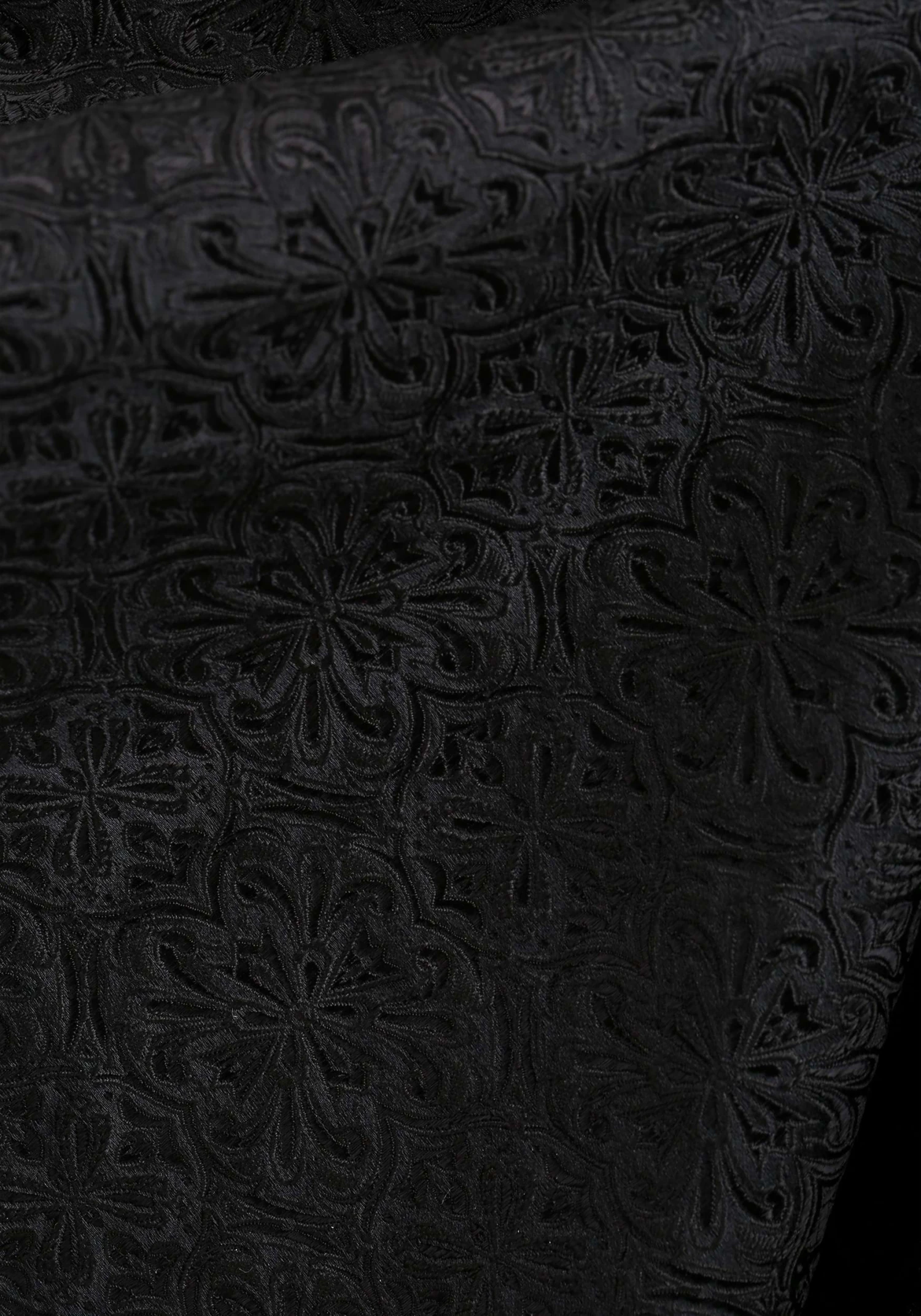 Plus Size Ravishing Vampire Costume For Women 8 Plus Size Ravishing Vampire Costume For Women - Image 8