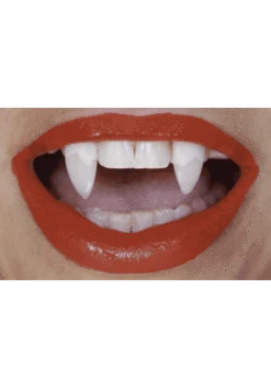 Default Up Retractable Fangs