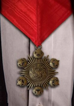 TRICK OR TREAT STUDIOS Universal Monsters Dracula Medallion Costume Accessory -Halloween Night Deals Store universal monsters dracula medallion accessory alt 1